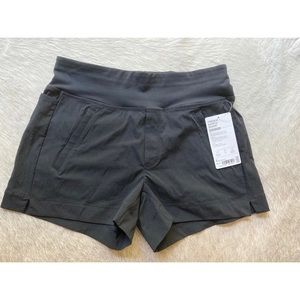 Athleta Trekkie North Short new with tag!